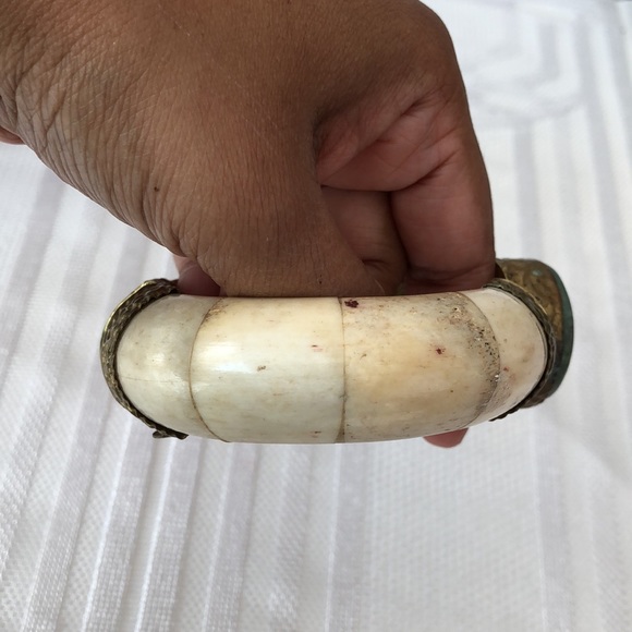 Ivory and Stone Bangle - Picture 6 of 8